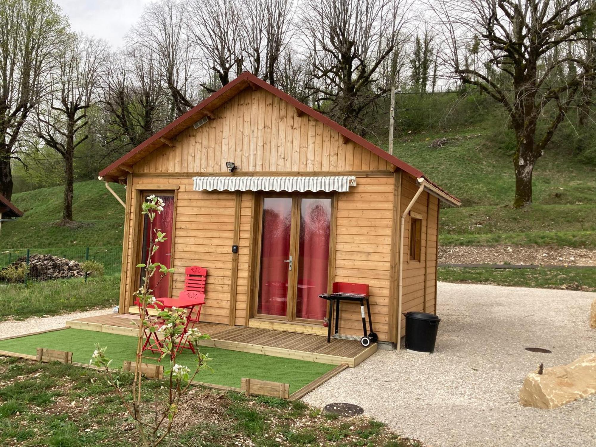 La P'Tite Maison Bois Du Herisson Menetrux-en-Joux Eksteriør billede